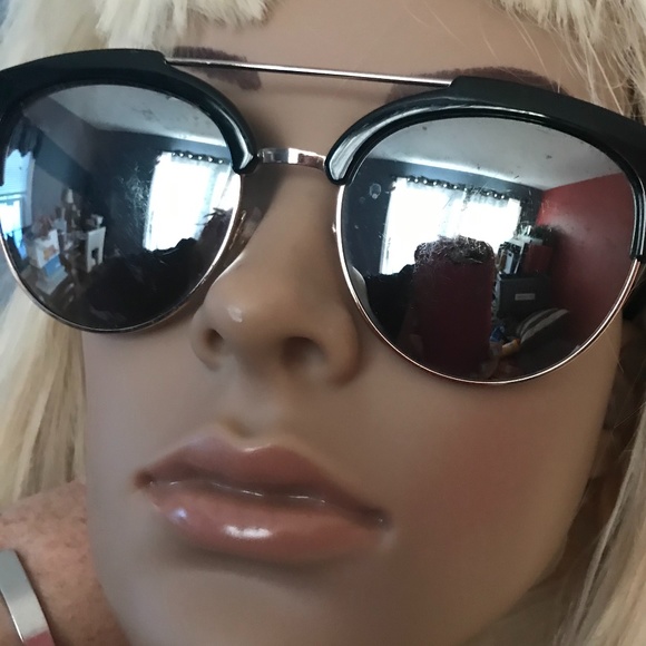 Foster Grant Accessories - Foster Grant mirrored sunglasses